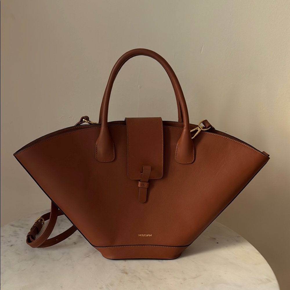 PARIS 64 Lumiere Caramel Brown Leather